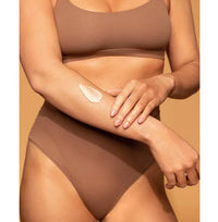 Self-Tanning Gradient Bronze Black Cream